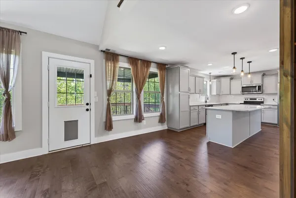 $2,100 | 1071 Barnhill Road, Clarksville, TN 37043