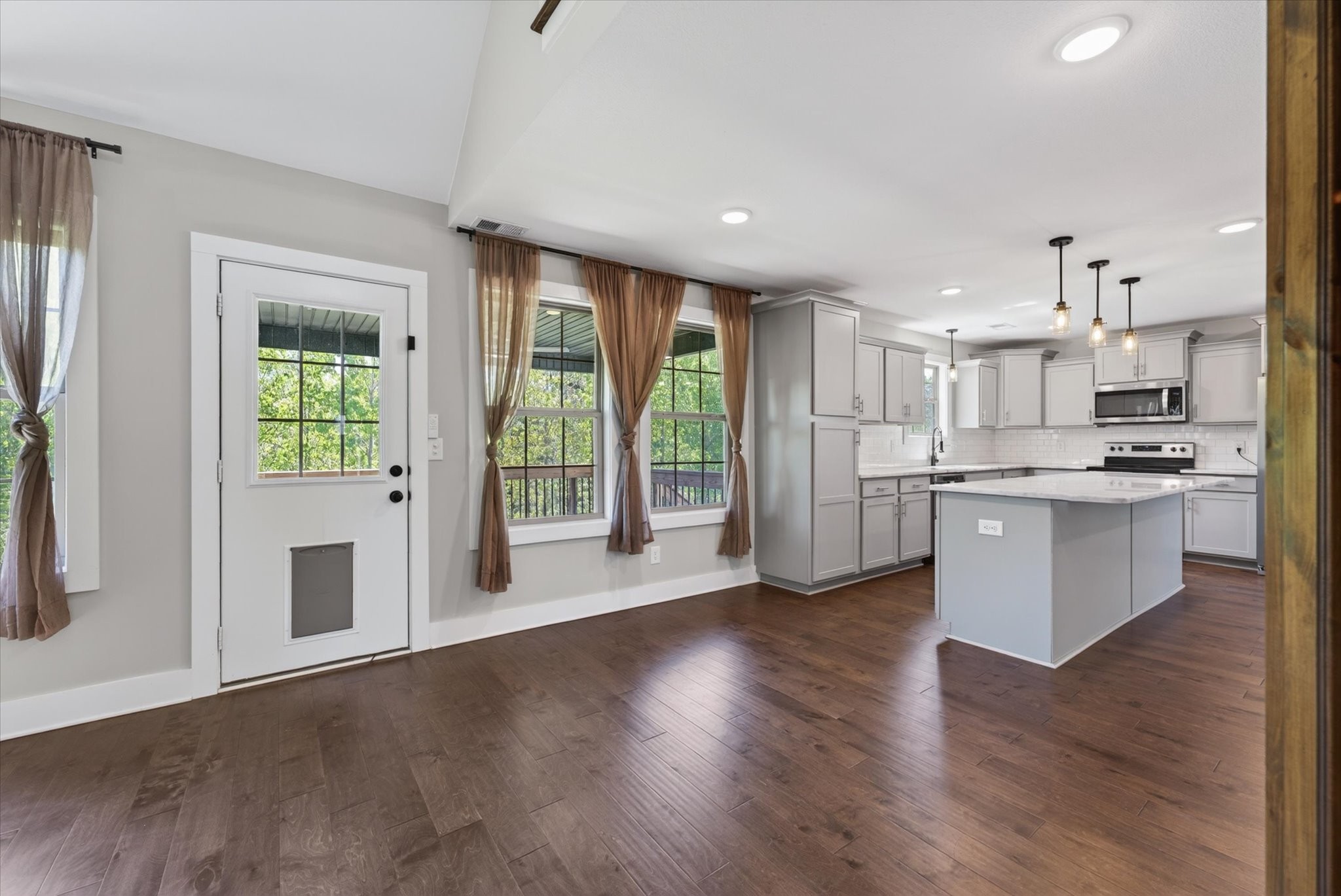 1071 Barnhill Road Clarksville, TN 37043 - Photo 11 of 37