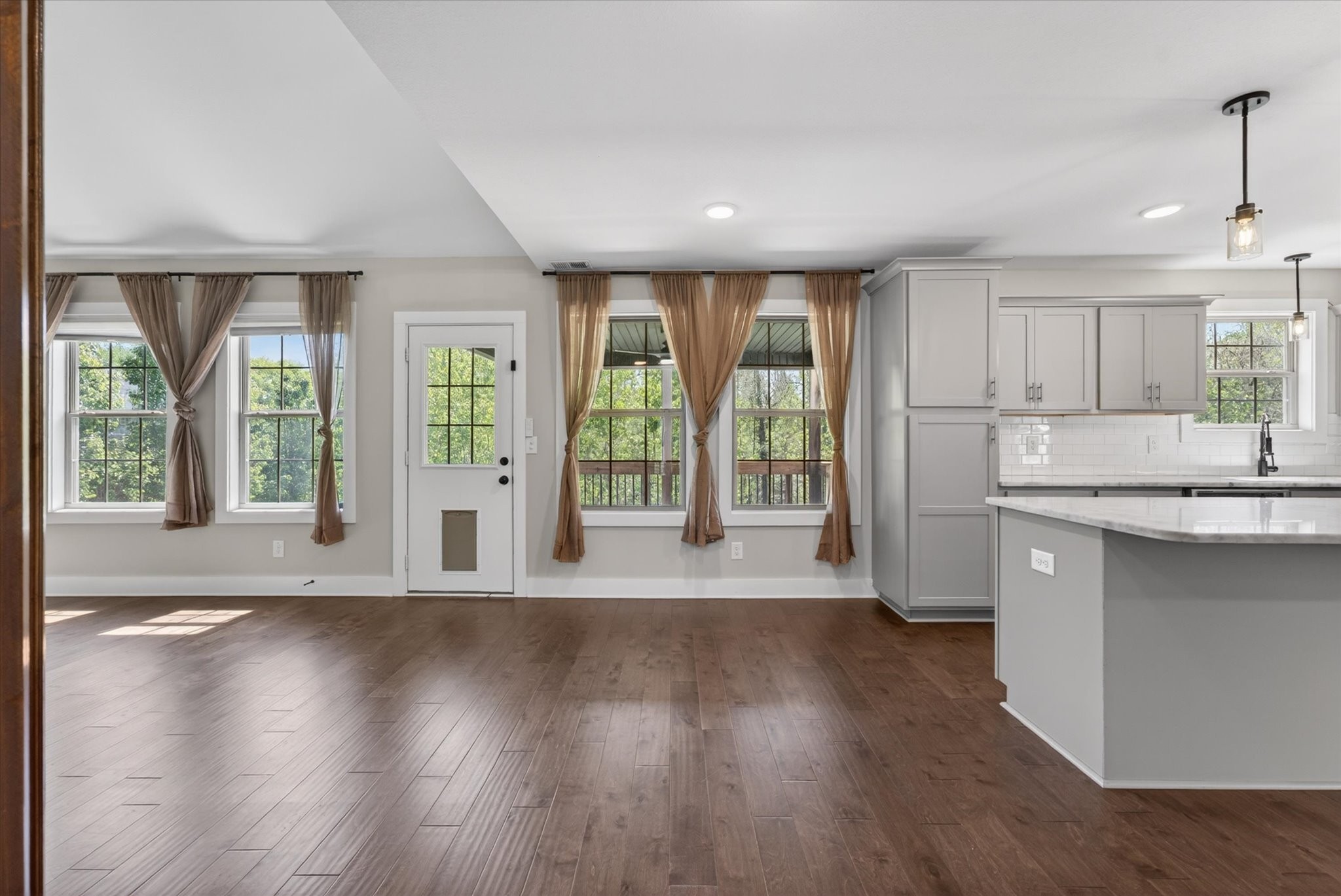 1071 Barnhill Road Clarksville, TN 37043 - Photo 13 of 37