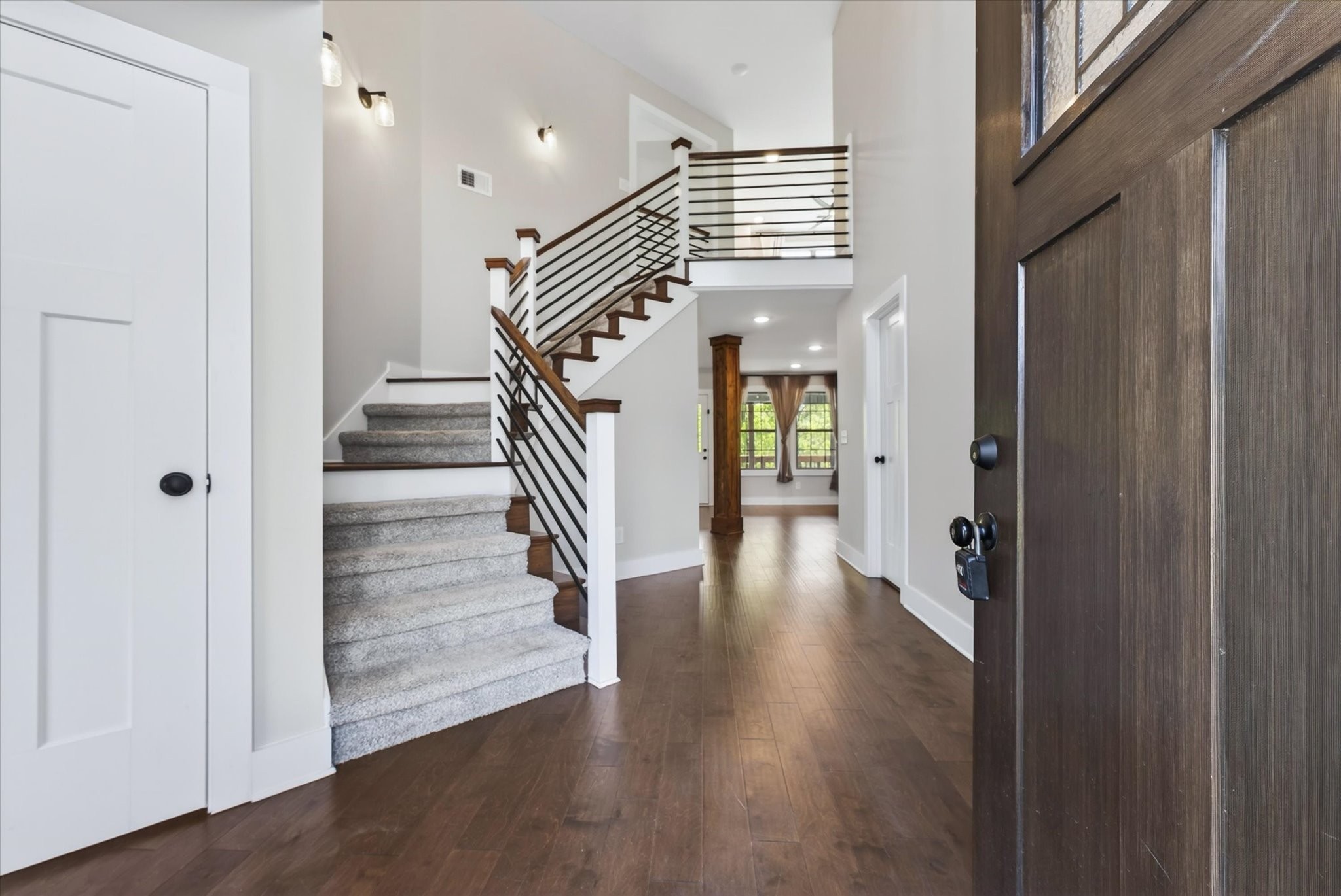 1071 Barnhill Road Clarksville, TN 37043 - Photo 5 of 37