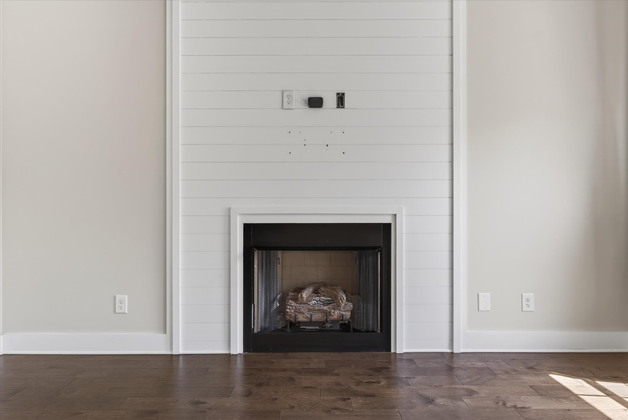 1071 Barnhill Road Clarksville, TN 37043 - Photo 7 of 37