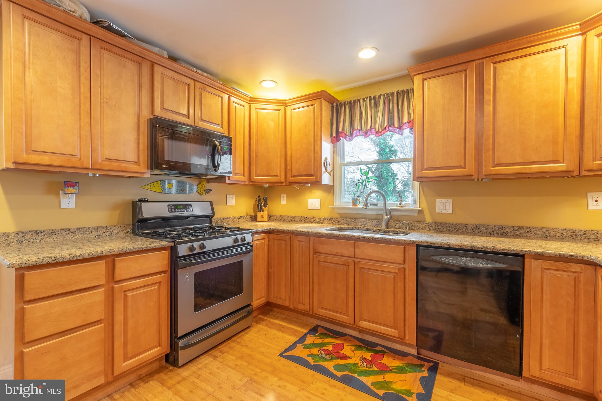 2137 Keith Road Abington, PA 19001 - Photo 7 of 25 Kitchen