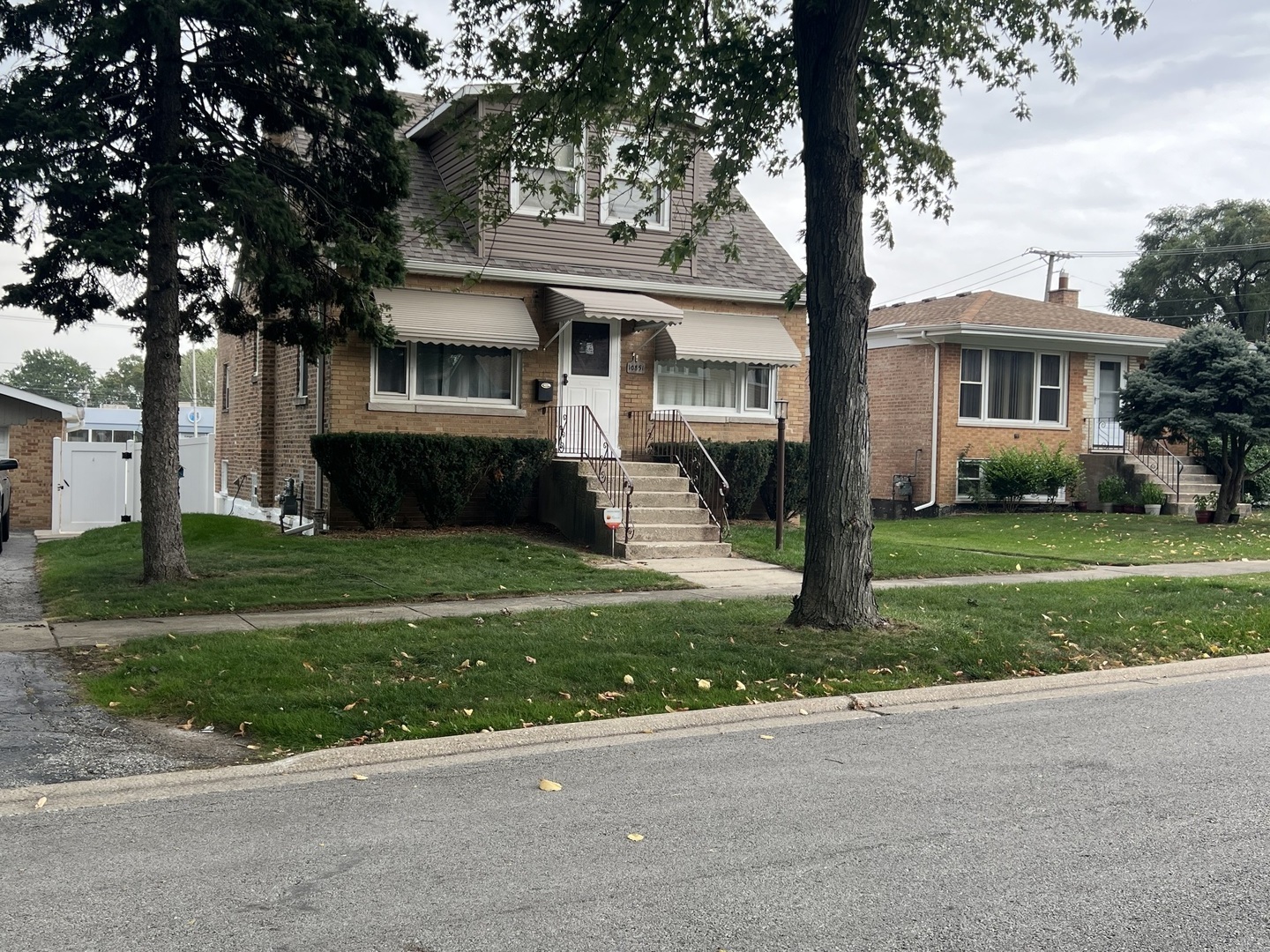 10851 Parkside Avenue Chicago Ridge, IL 60415 - Photo 1 of 18