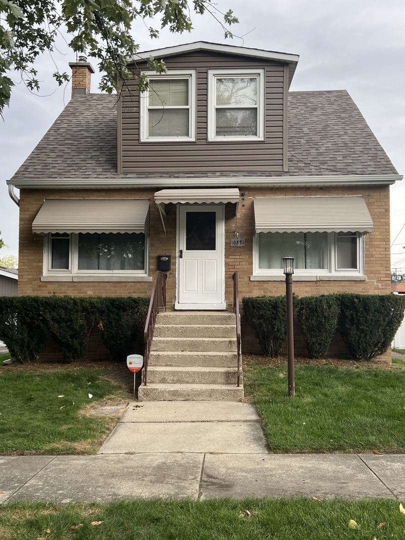 10851 Parkside Avenue Chicago Ridge, IL 60415 - Photo 2 of 18