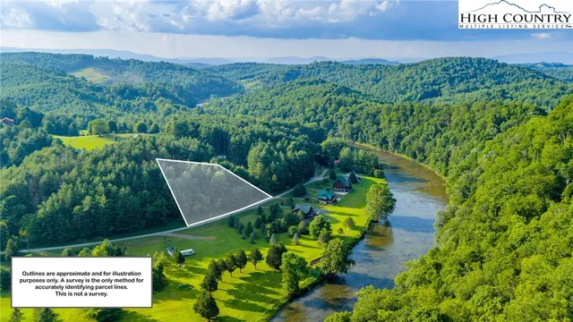 a view of a back yard of the house