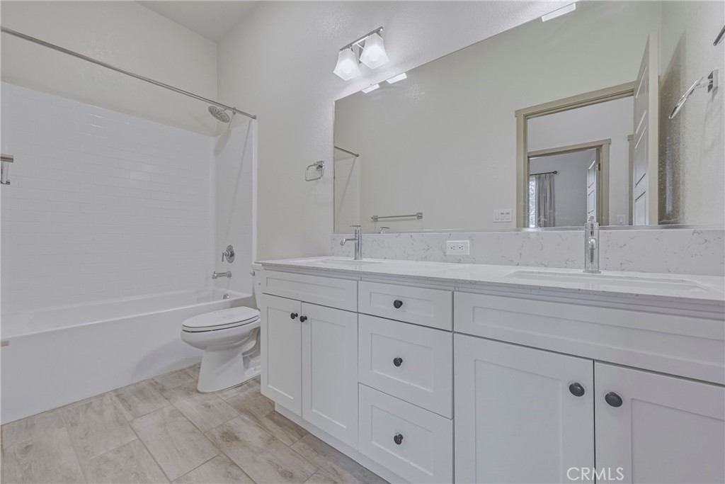 2446 Valverde Drive Merced, CA 95340 - Photo 13 of 35