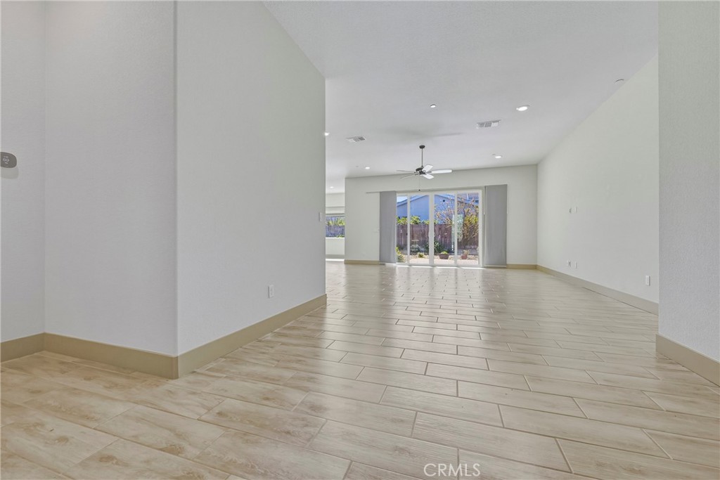 2446 Valverde Drive Merced, CA 95340 - Photo 4 of 35