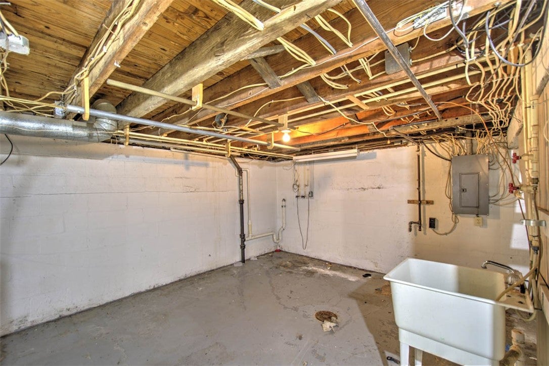 1305 Oak Drive Decatur, IL 62526 - Photo 20 of 26 Gallery Image 20