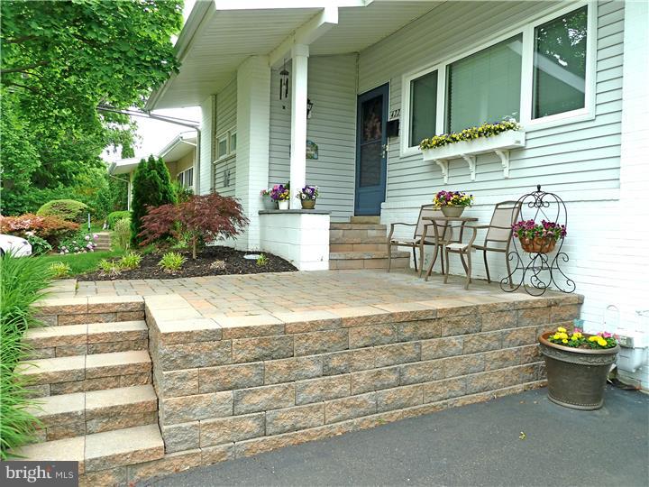 422 Haywood Road Ambler, PA 19002 - Photo 2 of 23 Patio