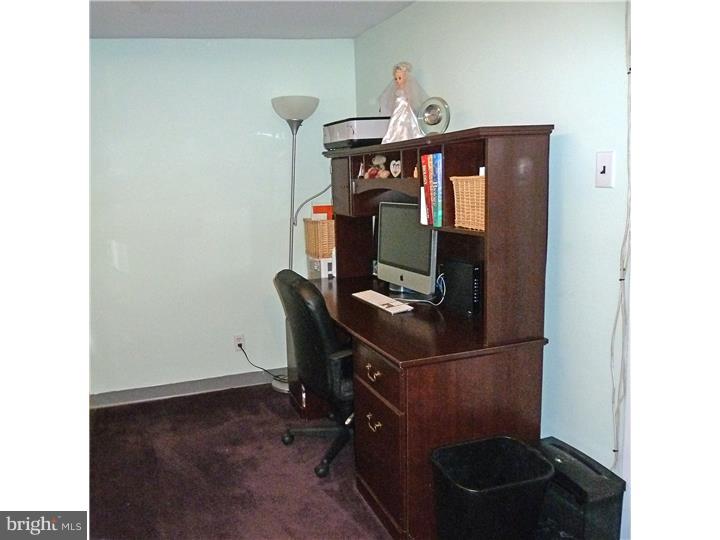 422 Haywood Road Ambler, PA 19002 - Photo 17 of 23 Office / Study