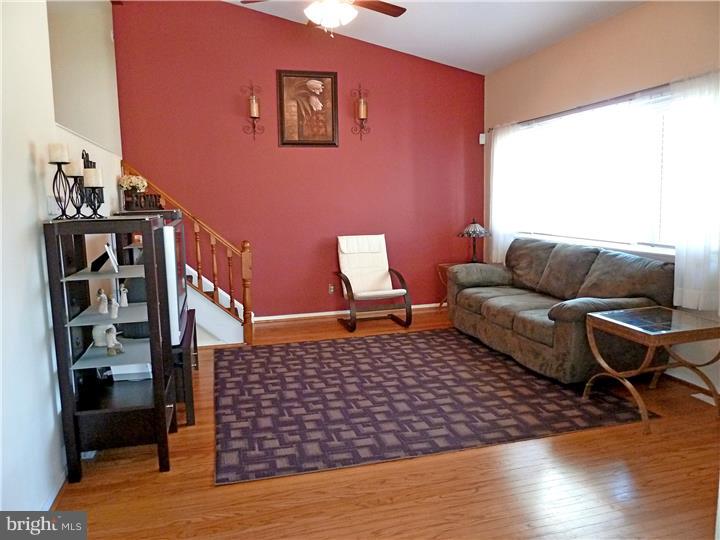 422 Haywood Road Ambler, PA 19002 - Photo 4 of 23 Living Room