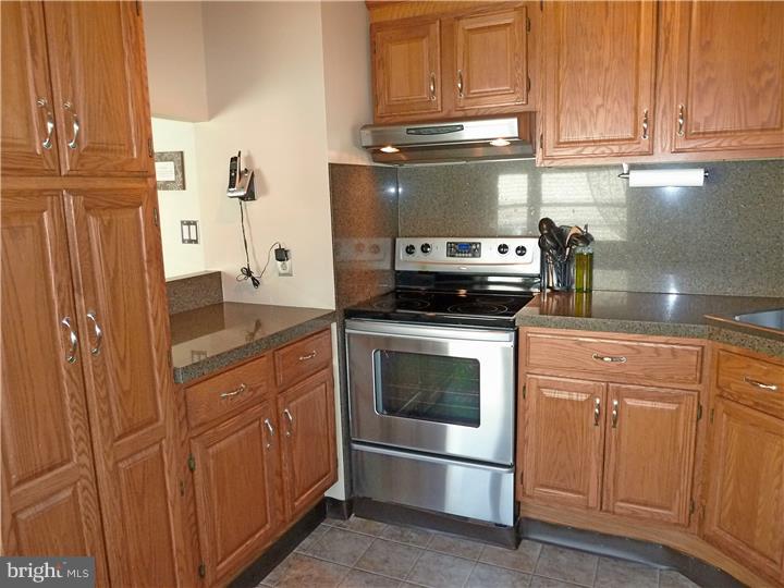 422 Haywood Road Ambler, PA 19002 - Photo 6 of 23 Kitchen