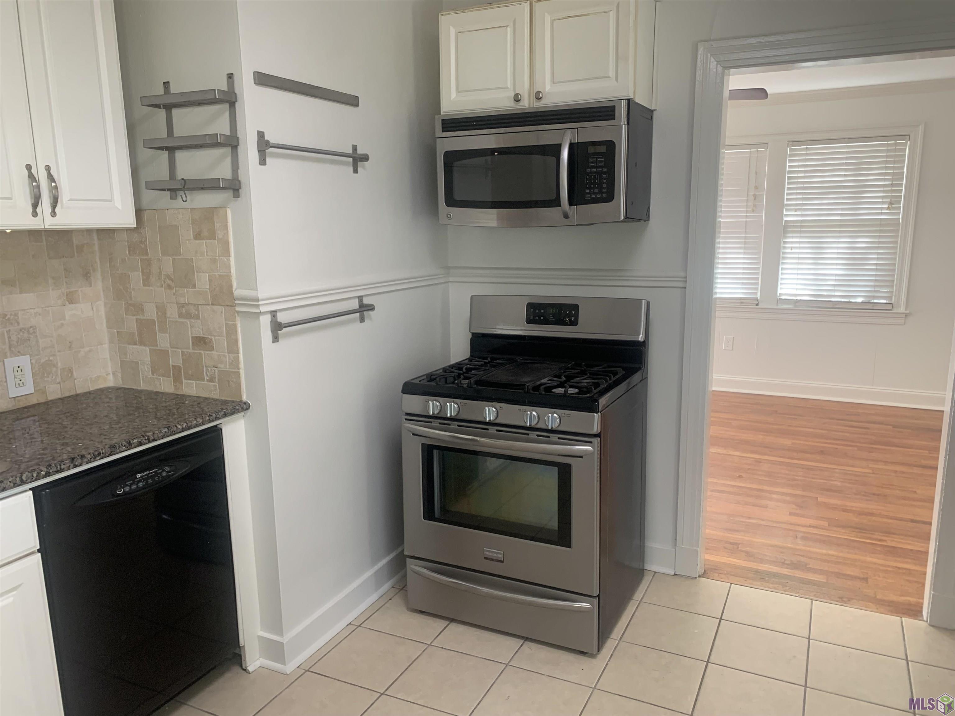 864 Iris Street Baton Rouge, LA 70802 - Photo 3 of 14