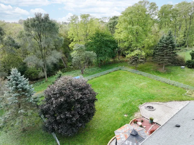 $650,000 | W2585 Long Meadow Drive, Lafayette, WI 53121