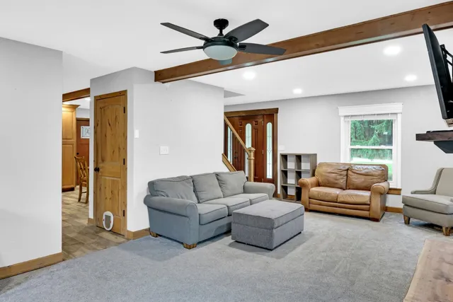 $650,000 | W2585 Long Meadow Drive, Lafayette, WI 53121