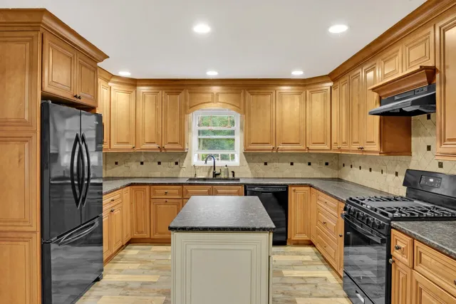 $650,000 | W2585 Long Meadow Drive, Lafayette, WI 53121