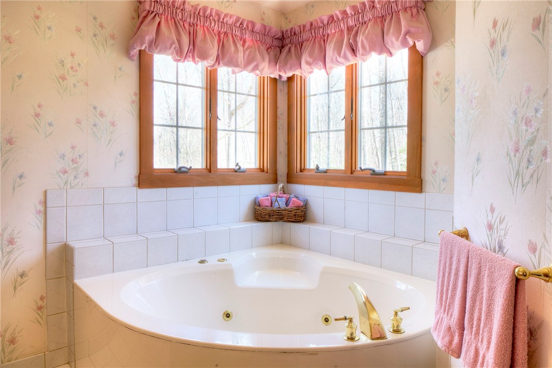 115 Sakonnet Ridge Drive Tiverton, RI 02878 - Photo 23 of 37 Gallery Image 23