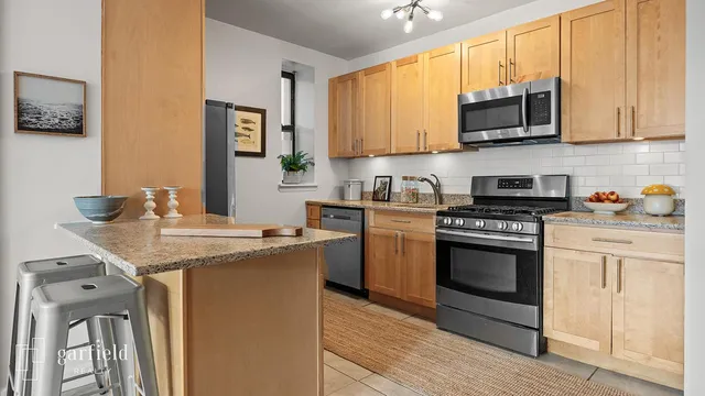 $625,000 | 415 Avenue C, Unit 2D | Kensington