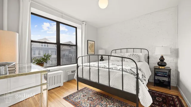 $625,000 | 415 Avenue C, Unit 2D | Kensington