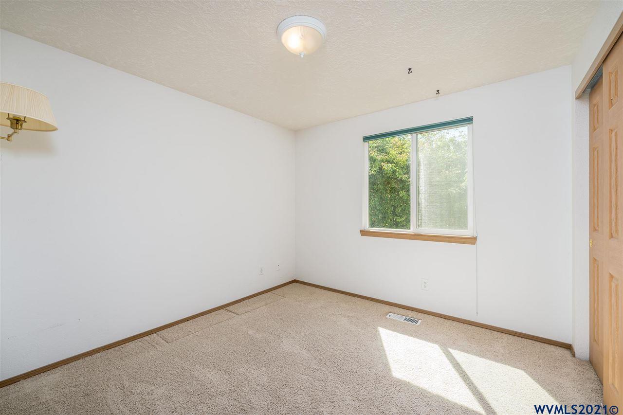 776 Northwest Teak Loop Albany, OR 97321 - Photo 12 of 22 Gallery Image 12