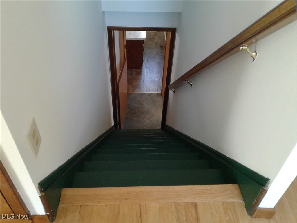 332 Claremont Road Vermilion, OH 44089 - Photo 17 of 35 Staircase to loft bedroom