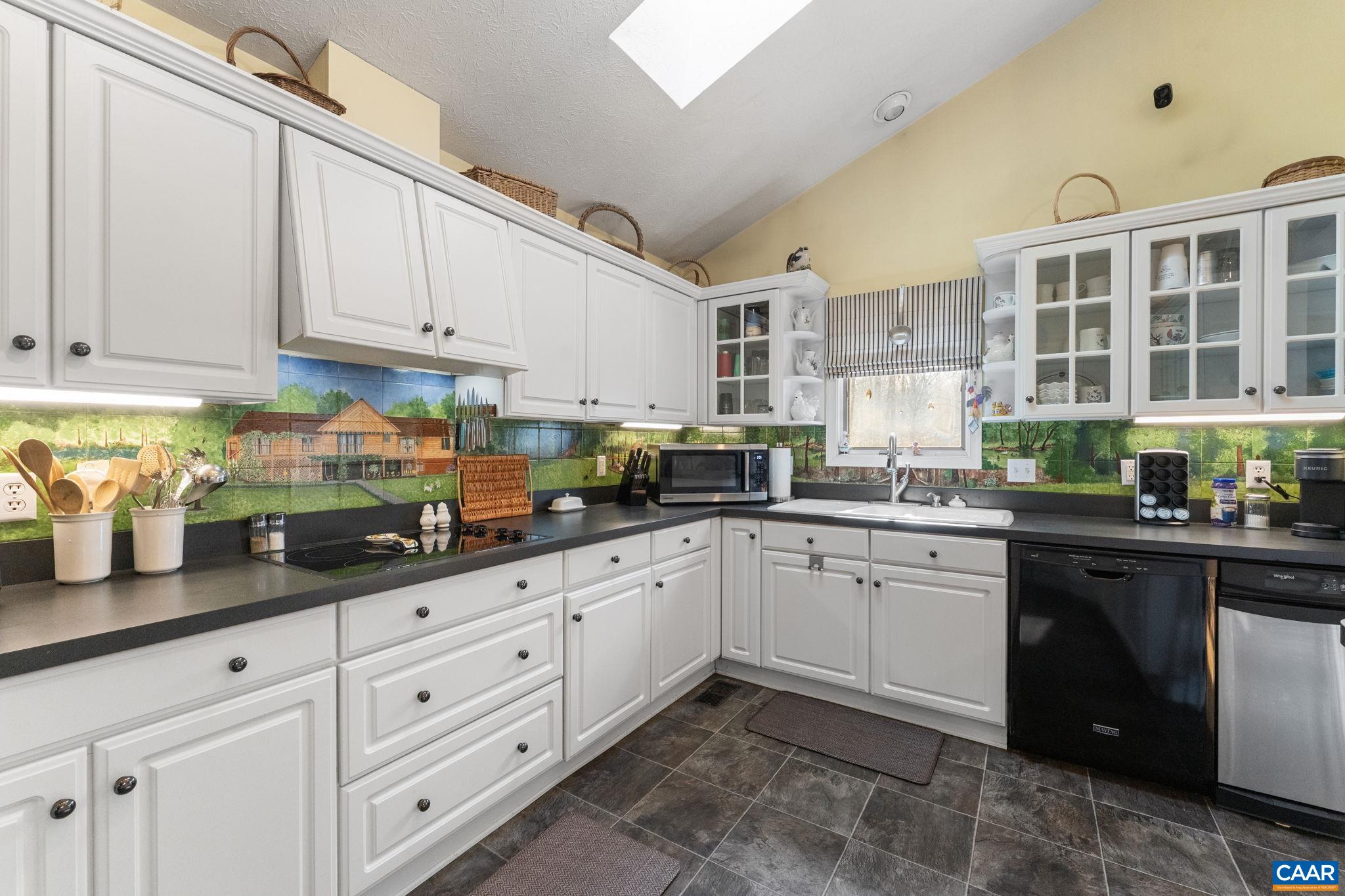 669 James River Road Scottsville, VA 24590 - Photo 17 of 61