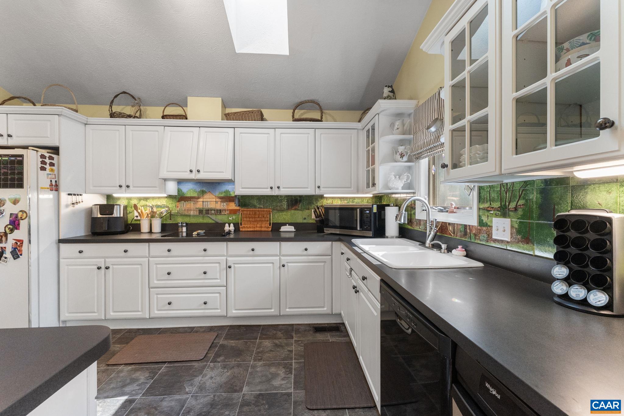 669 James River Road Scottsville, VA 24590 - Photo 18 of 61