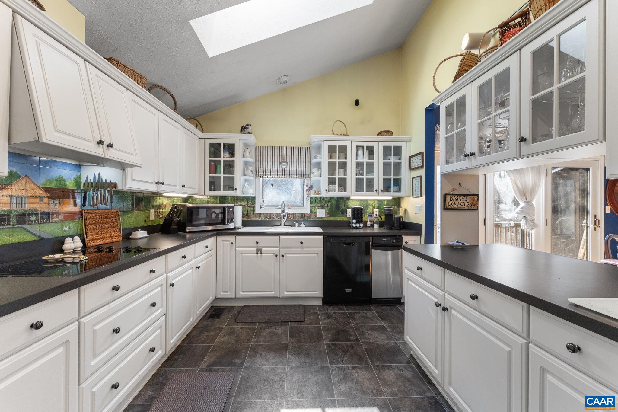 669 James River Road Scottsville, VA 24590 - Photo 19 of 61