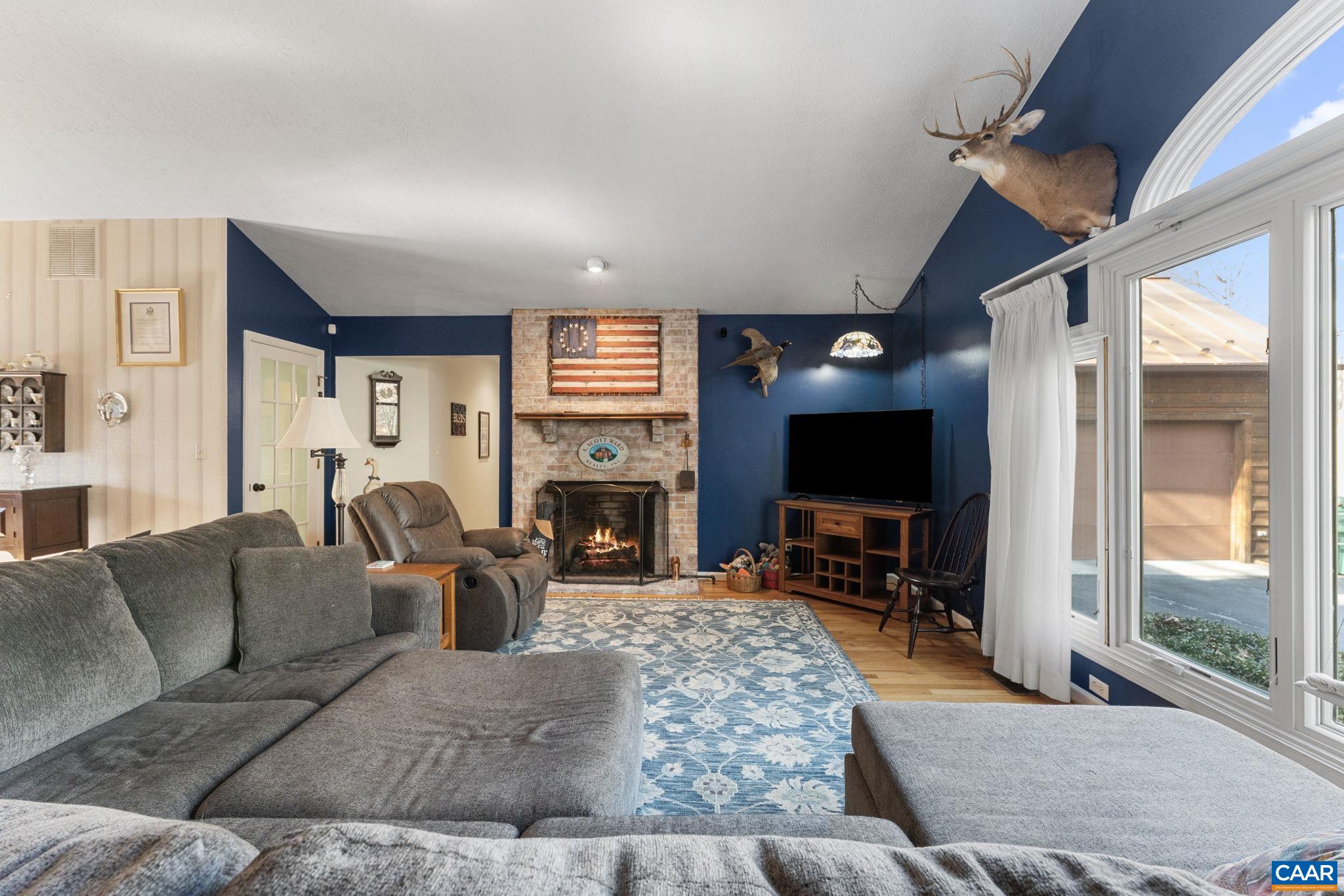 669 James River Road Scottsville, VA 24590 - Photo 10 of 61