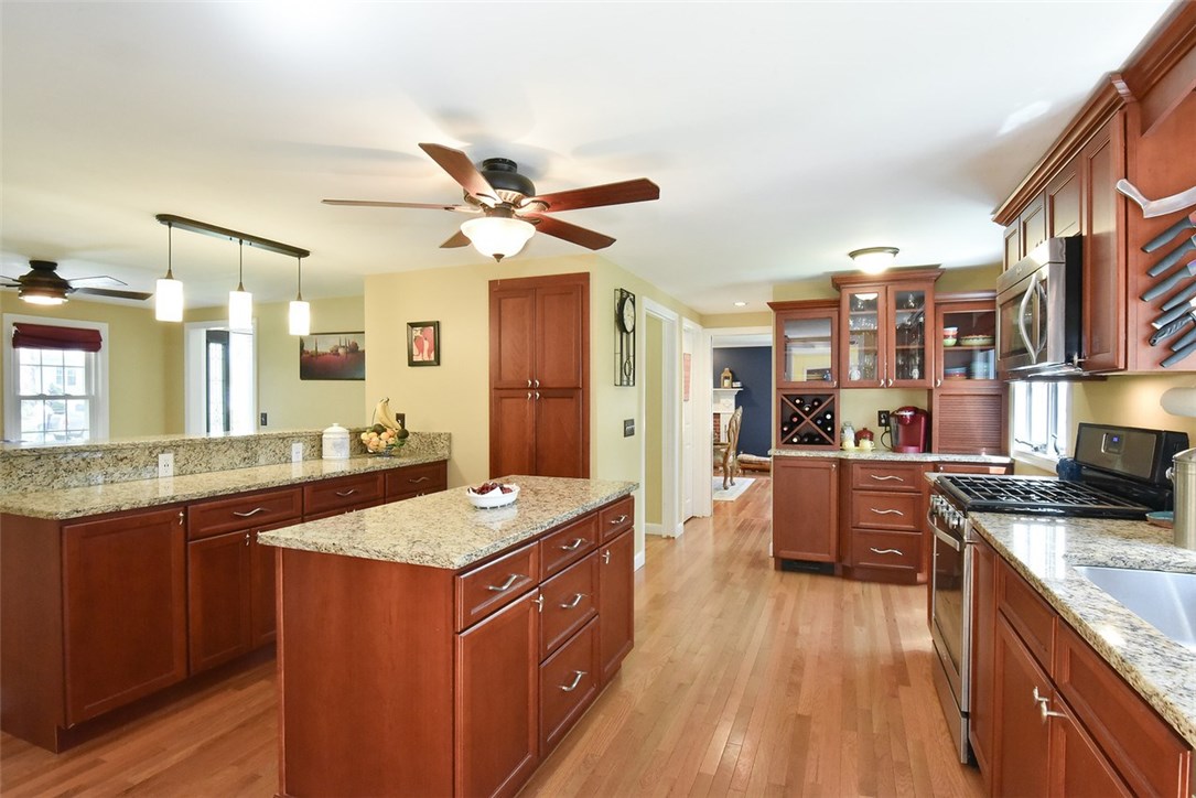 316 Crestwood Road Warwick, RI 02886 - Photo 11 of 32 Gallery Image 11