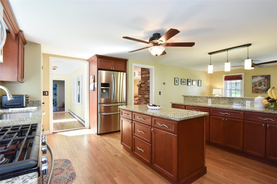 316 Crestwood Road Warwick, RI 02886 - Photo 13 of 32 Gallery Image 13