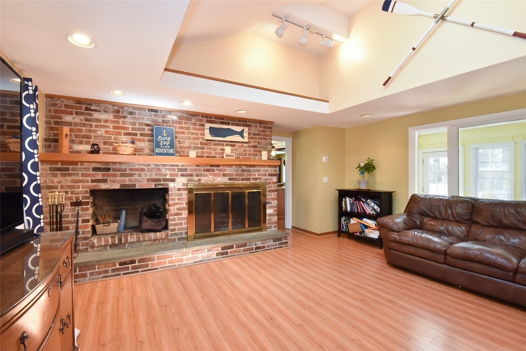 316 Crestwood Road Warwick, RI 02886 - Photo 17 of 32 Gallery Image 17