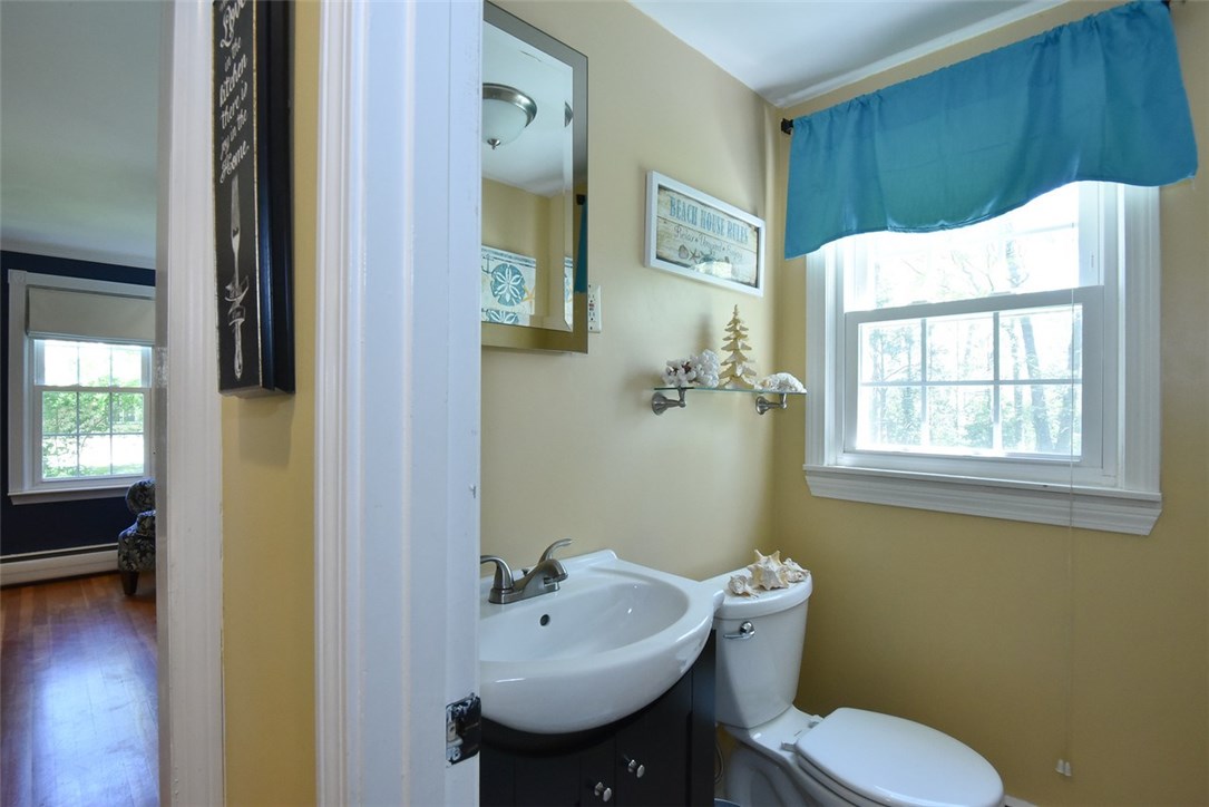 316 Crestwood Road Warwick, RI 02886 - Photo 18 of 32 Gallery Image 18