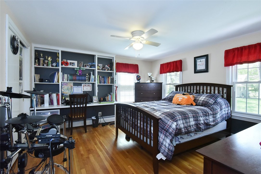 316 Crestwood Road Warwick, RI 02886 - Photo 24 of 32 Gallery Image 24