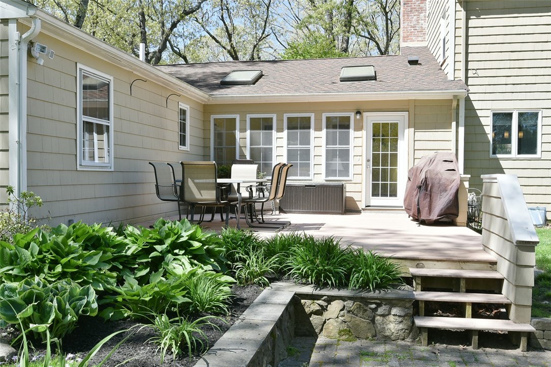 316 Crestwood Road Warwick, RI 02886 - Photo 6 of 32 Gallery Image 6