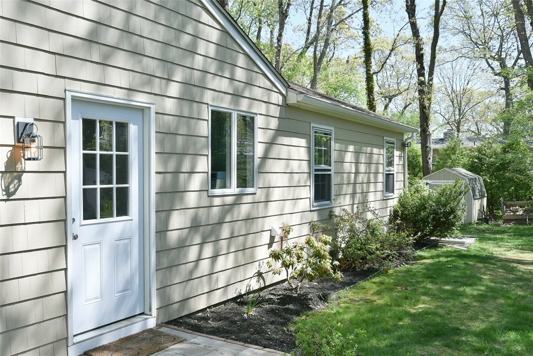 316 Crestwood Road Warwick, RI 02886 - Photo 9 of 32 Gallery Image 9