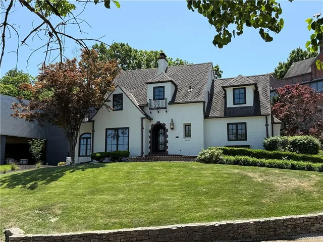 $5,500 | 5001 Sunset Drive, Kansas City, MO 64112