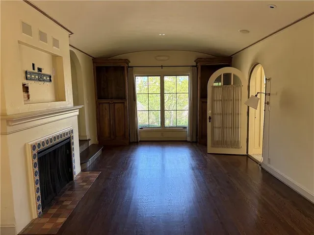 $5,500 | 5001 Sunset Drive, Kansas City, MO 64112