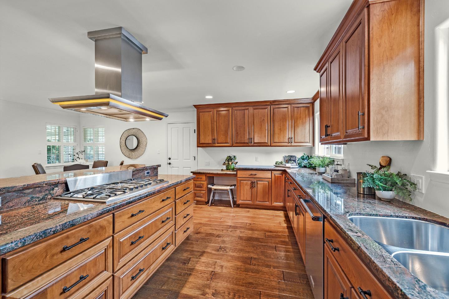 2370 Raven Road Pleasanton, CA 94566 - Photo 8 of 27 Gallery Image 8