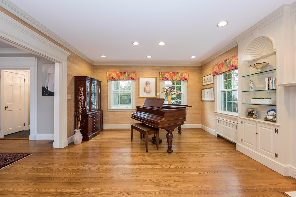 515 Puritan Road Swampscott, MA 01907 - Photo 4 of 28 Gallery Image 4