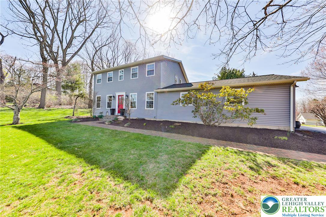 5753 Keith Lane Emmaus, PA 18049 - Photo 4 of 73 Gallery Image 4