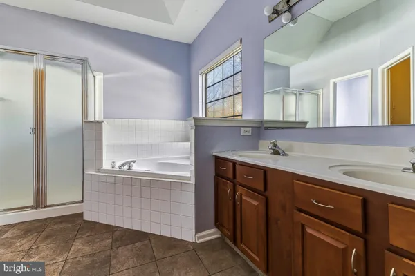 $475,000 | 176 Billows Drive, Mount Royal, NJ 08061