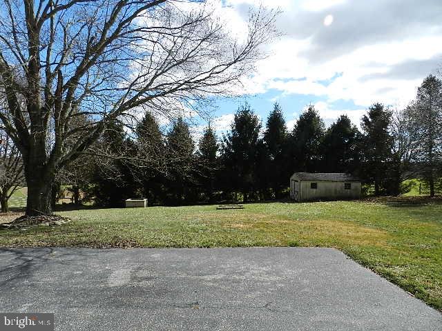 3952 North Rohrbaugh Road Seven Valleys, PA 17360 - Photo 5 of 19 Gallery Image 5