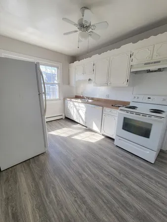 $1,700 | 388 East Merrimack Street, Unit 7, Lowell, MA 01852