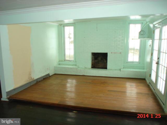 820 Hoffmaster Road Knoxville, MD 21758 - Photo 2 of 12 Family Room
