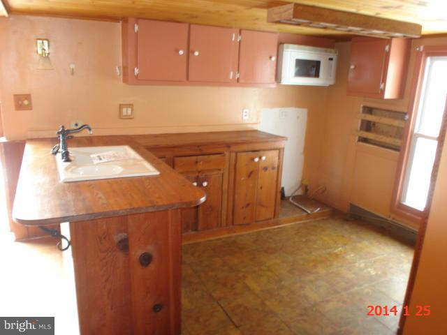 820 Hoffmaster Road Knoxville, MD 21758 - Photo 8 of 12 Kitchen