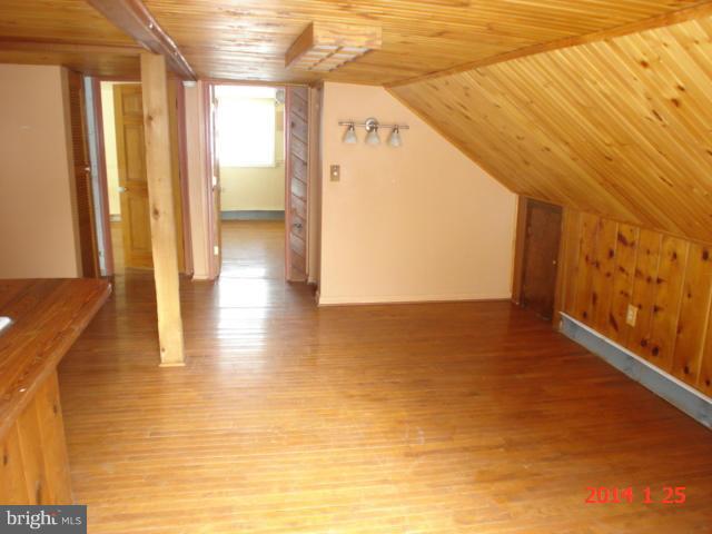 820 Hoffmaster Road Knoxville, MD 21758 - Photo 9 of 12 Living Room