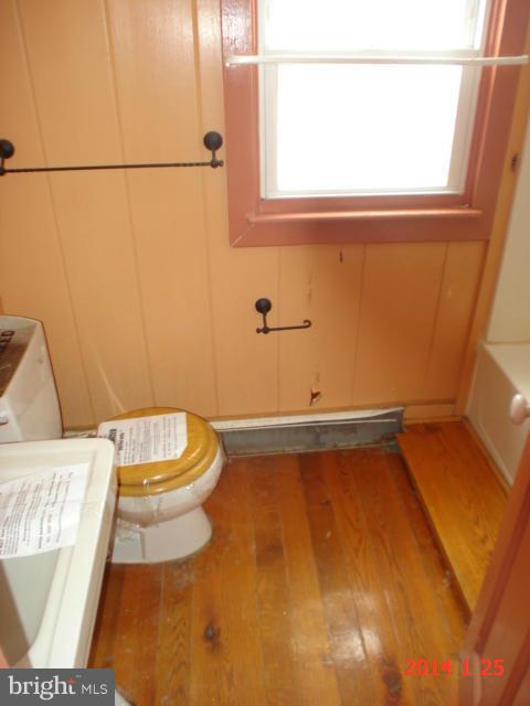 820 Hoffmaster Road Knoxville, MD 21758 - Photo 10 of 12 Bath