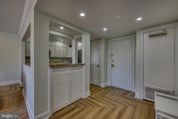 $240,000 | 200 Cross Keys Road, Unit R44, Baltimore, MD 21210