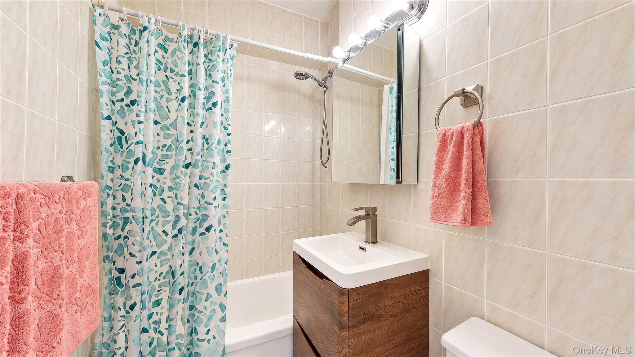 98-25 64th Road, Unit 8C Queens, NY 11374 - Photo 13 of 23 Gallery Image 13